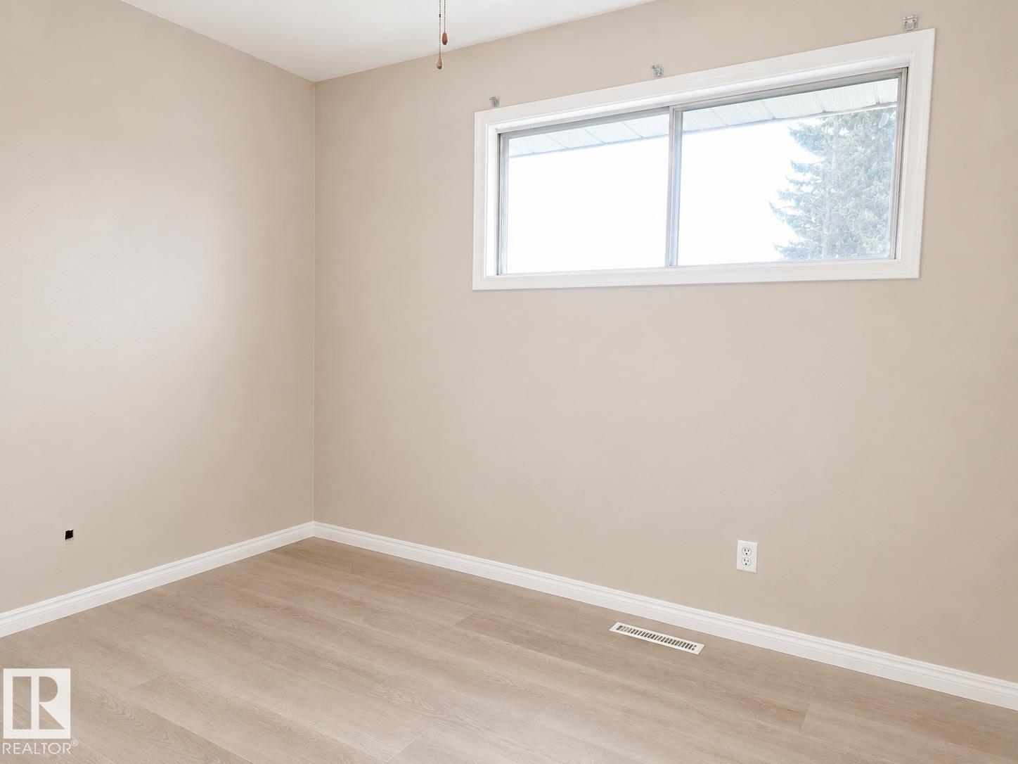 8712 162 St Nw Property Photo 6