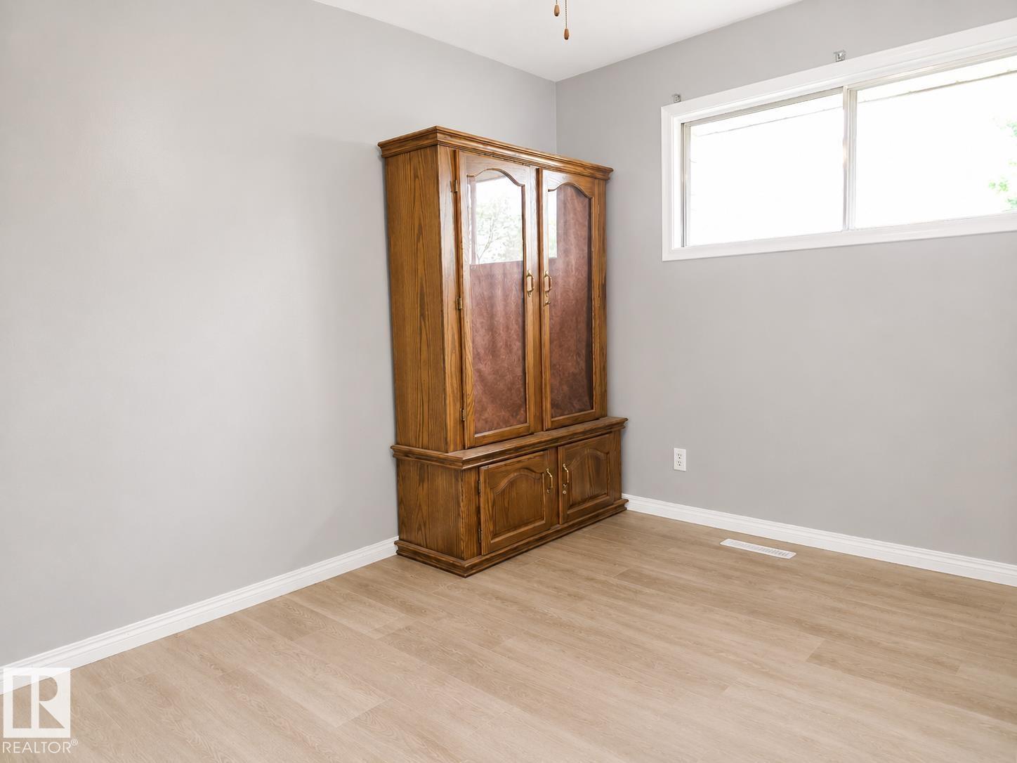 8712 162 St Nw Property Photo 8