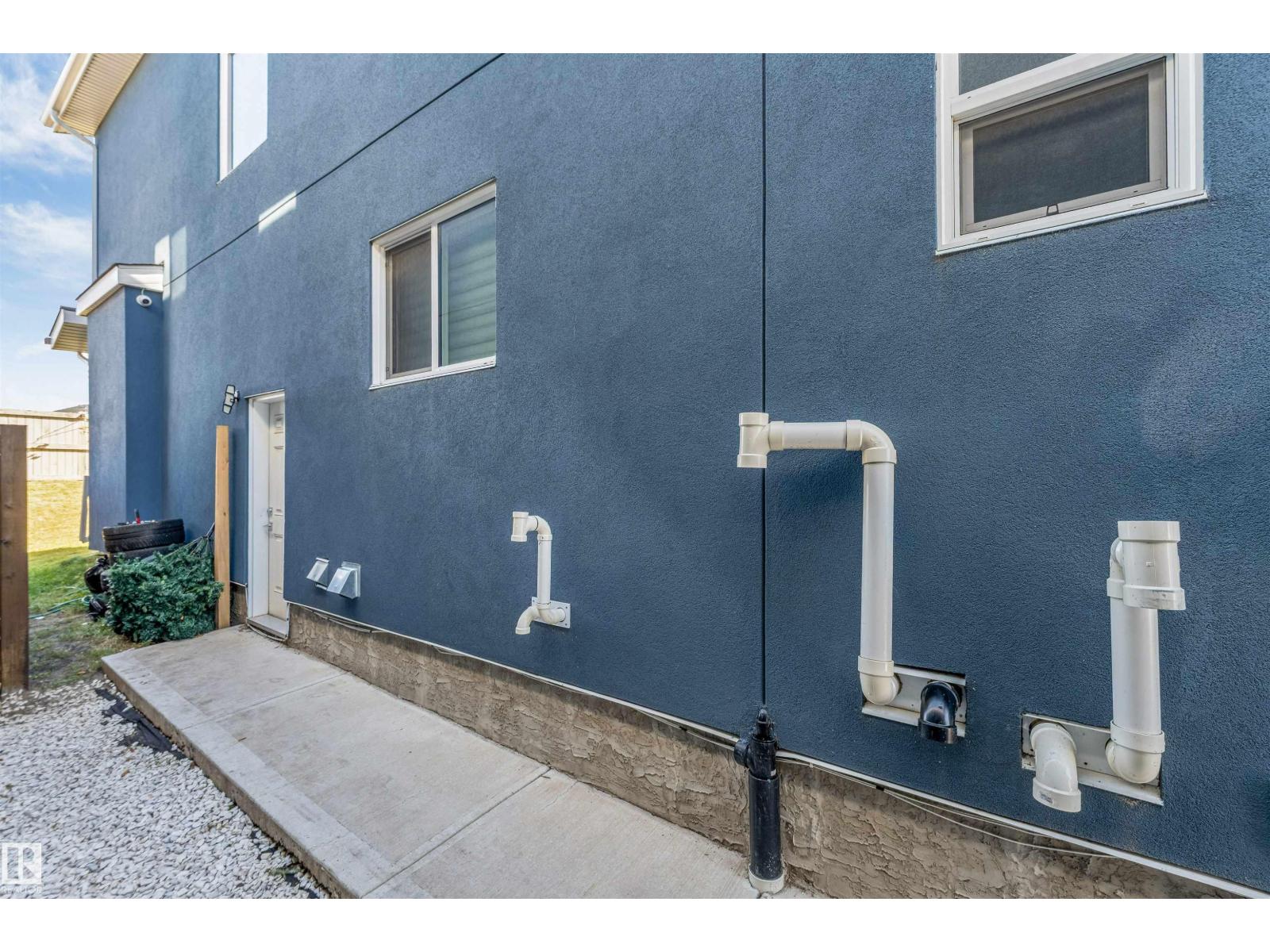 1831 18 St Nw Property Photo 5