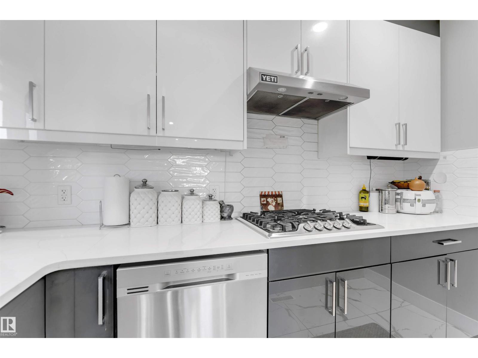 1831 18 St Nw Property Photo 23