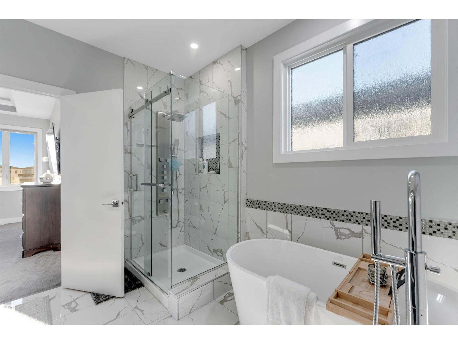 1831 18 St Nw Property Photo 37