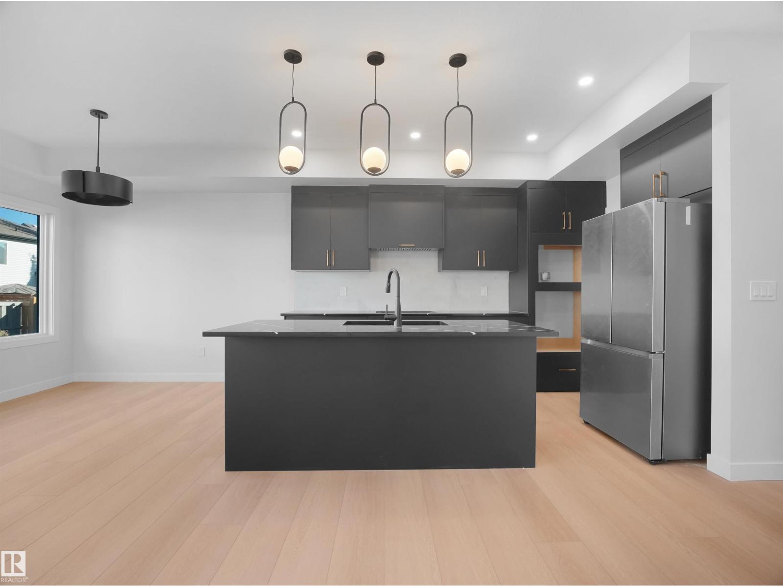 22108 94 Av Nw Property Photo 5