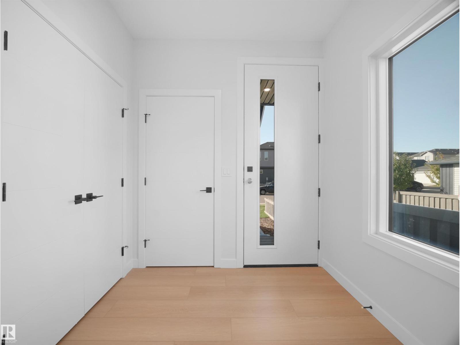 22108 94 Av Nw Property Photo 9