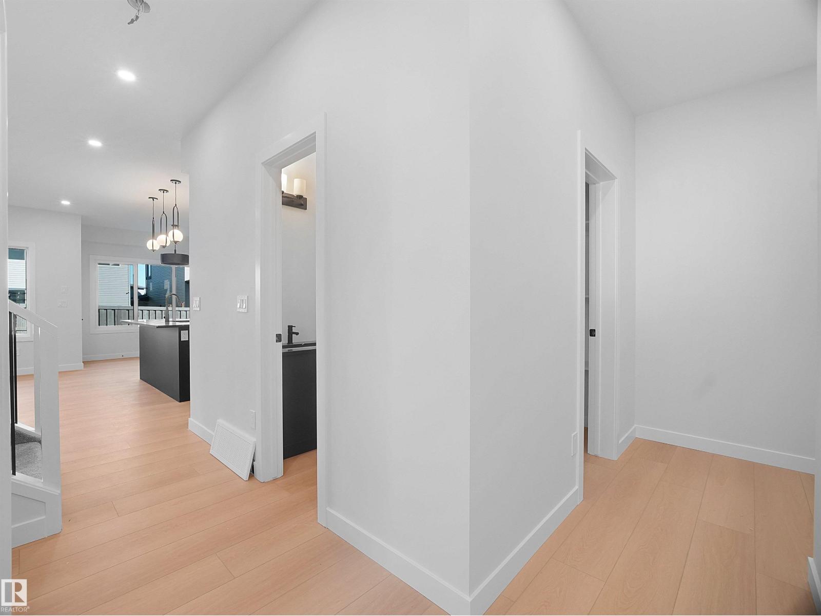 22108 94 Av Nw Property Photo 11