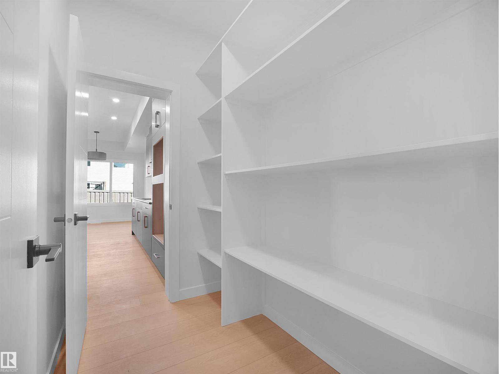22108 94 Av Nw Property Photo 18