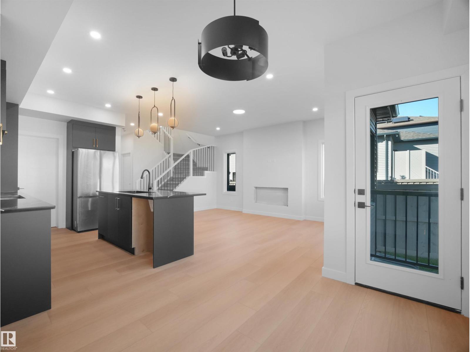 22108 94 Av Nw Property Photo 19