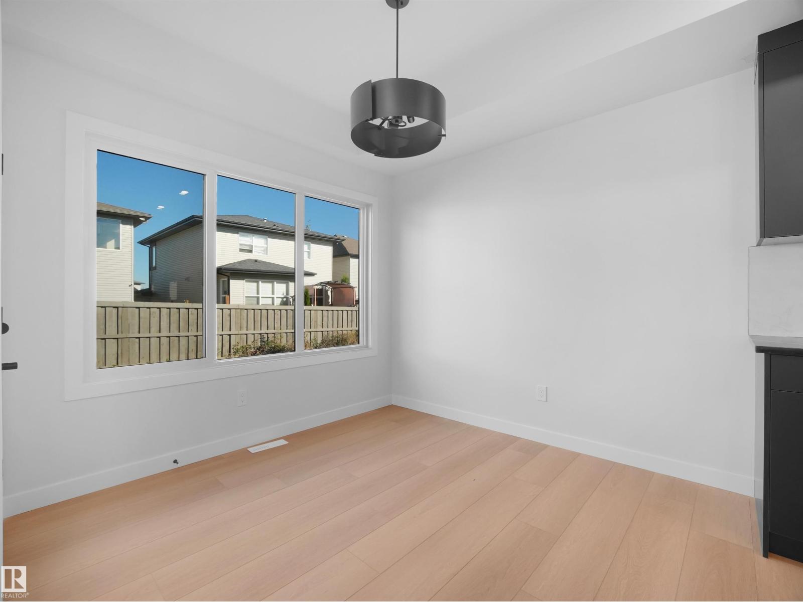 22108 94 Av Nw Property Photo 20