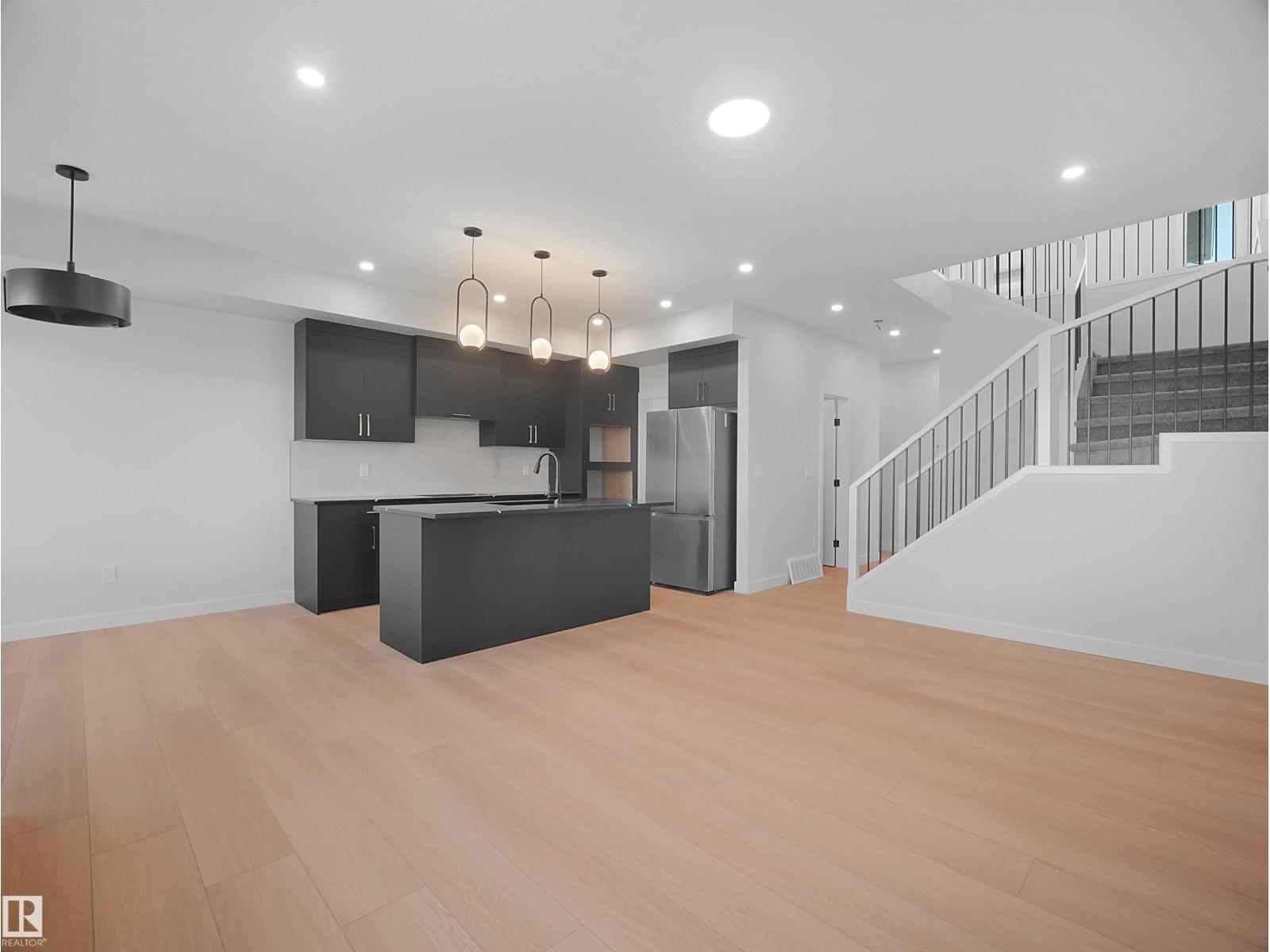 22108 94 Av Nw Property Photo 21