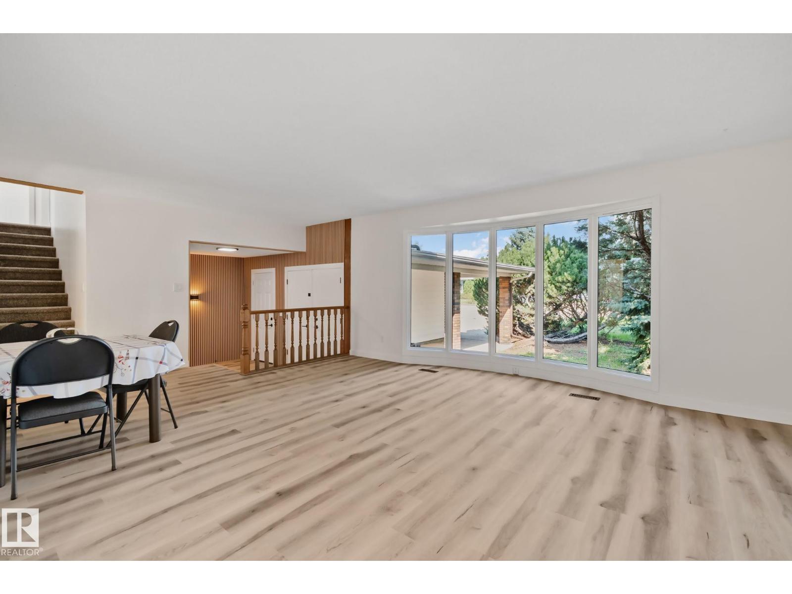 10619 35 Av Nw Property Photo 8