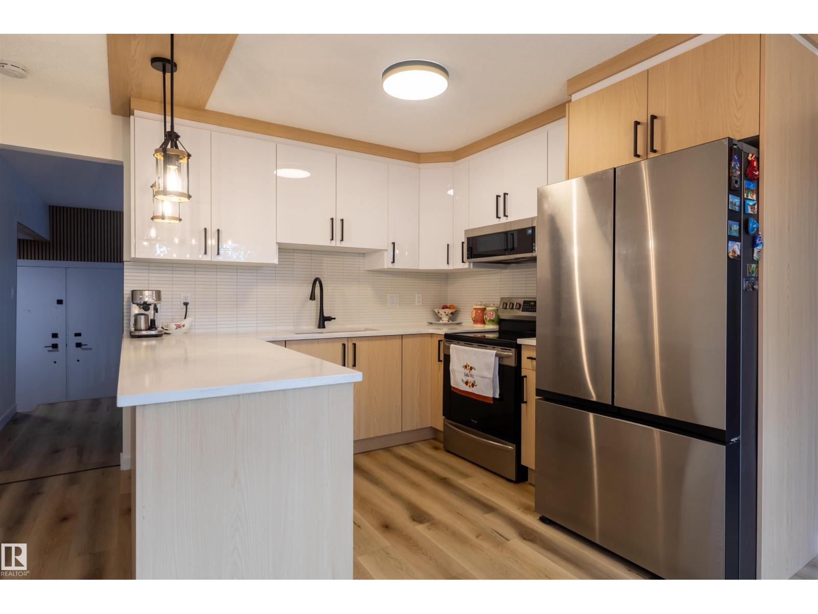 10619 35 Av Nw Property Photo 12