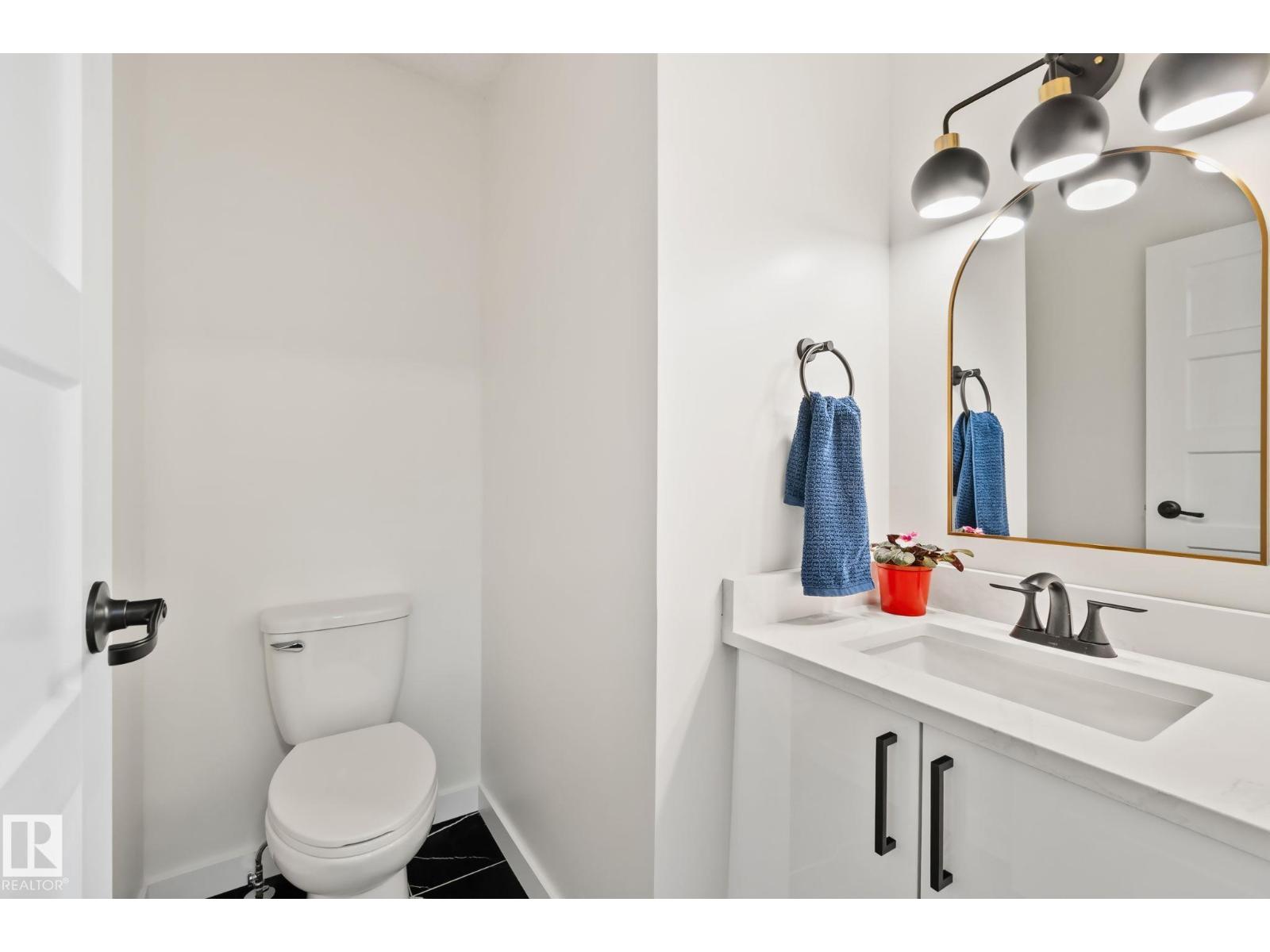 10619 35 Av Nw Property Photo 20