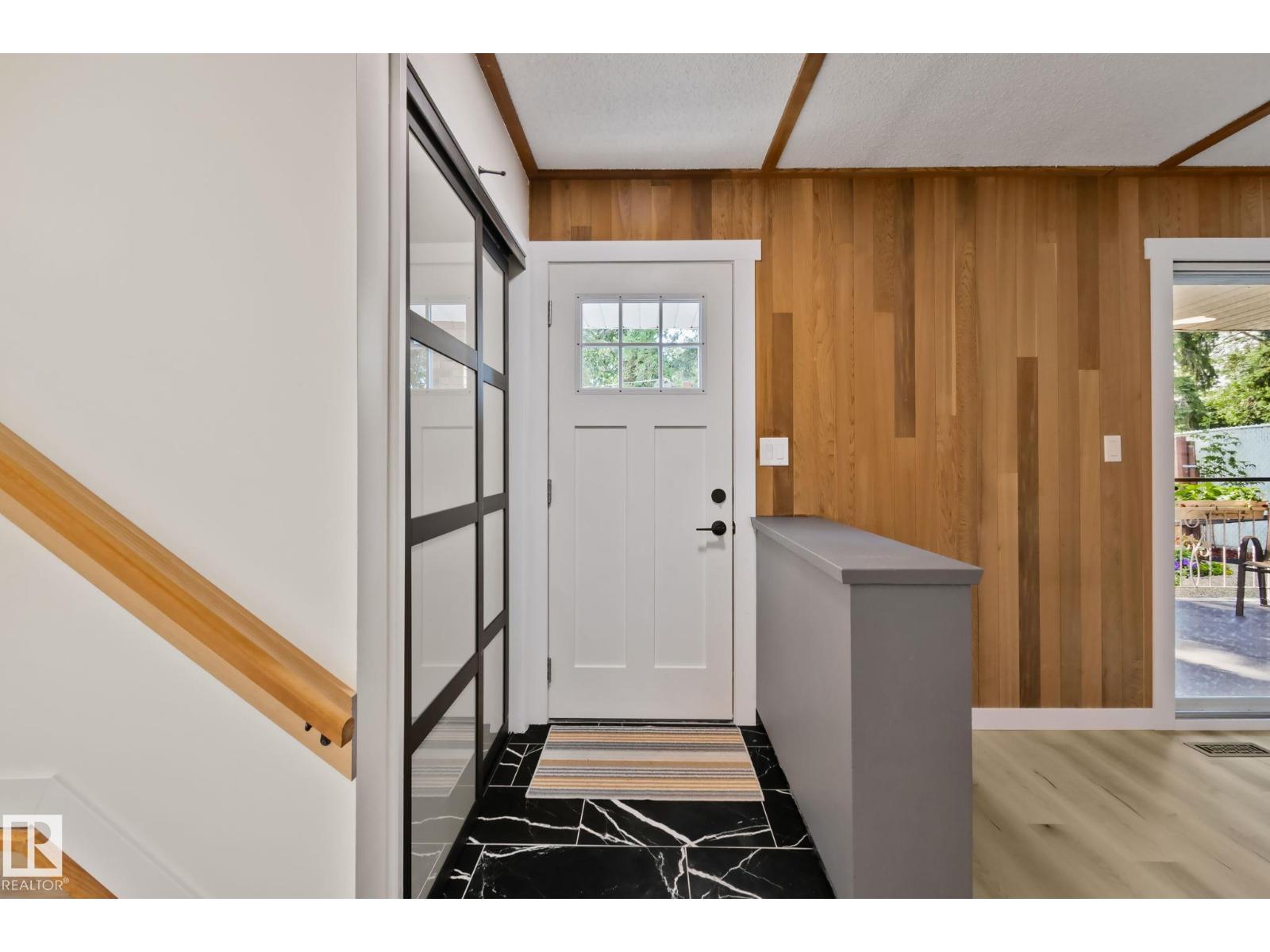 10619 35 Av Nw Property Photo 21