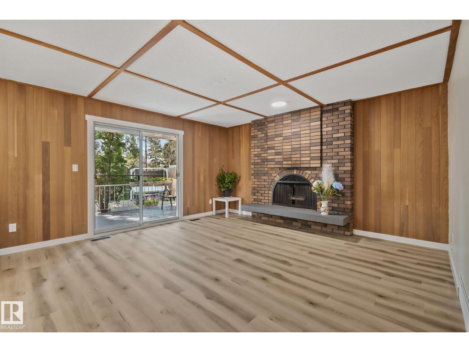 10619 35 Av Nw Property Photo 22