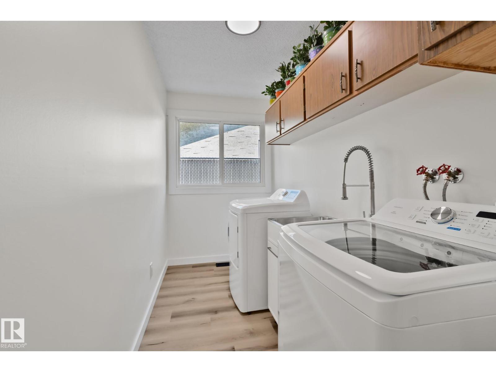 10619 35 Av Nw Property Photo 24