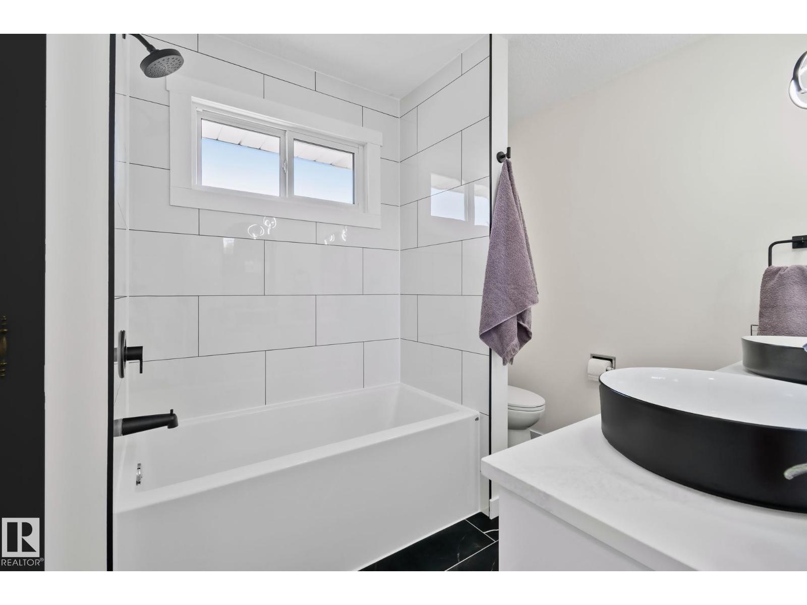 10619 35 Av Nw Property Photo 30