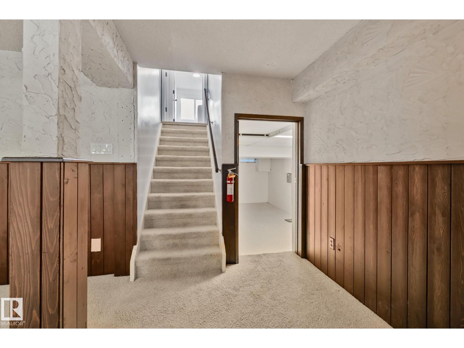 10619 35 Av Nw Property Photo 44