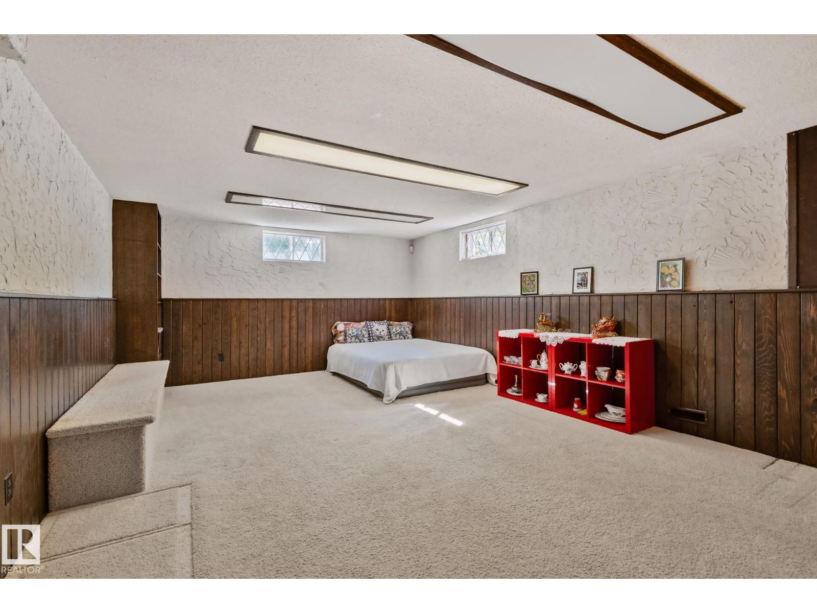 10619 35 Av Nw Property Photo 45