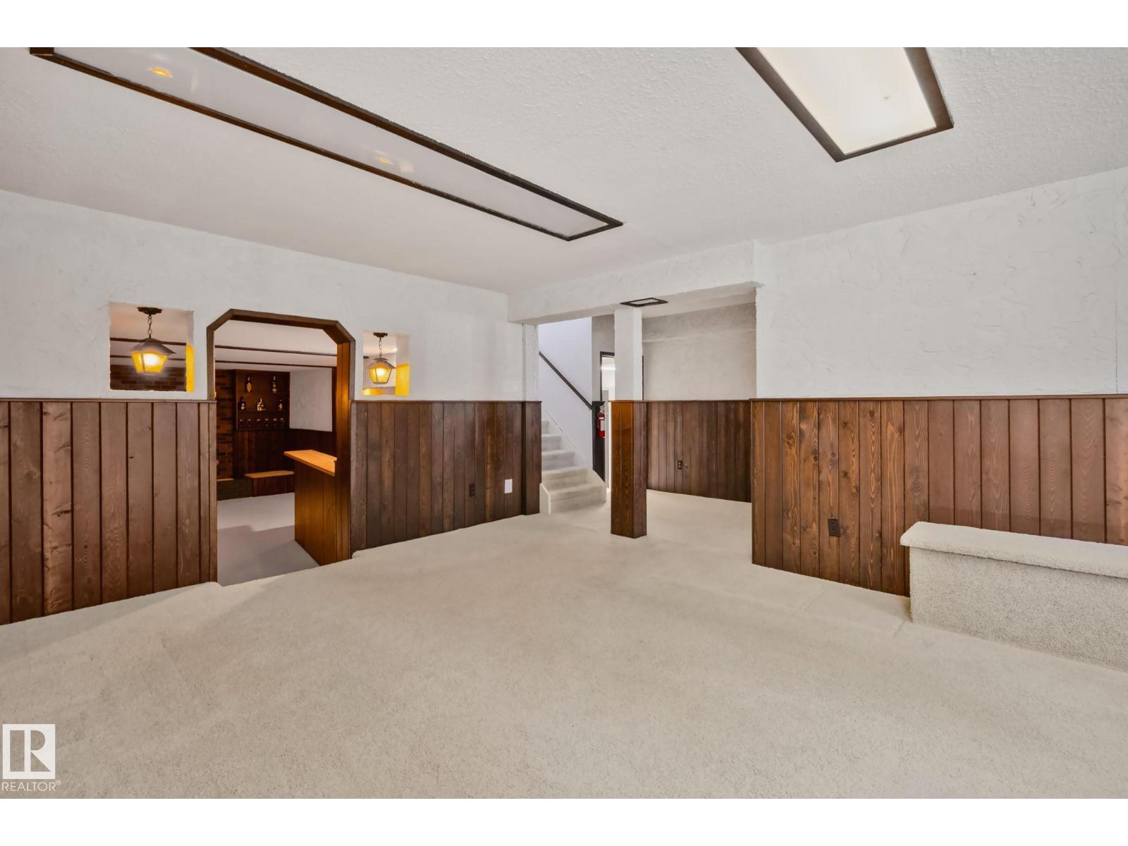 10619 35 Av Nw Property Photo 46