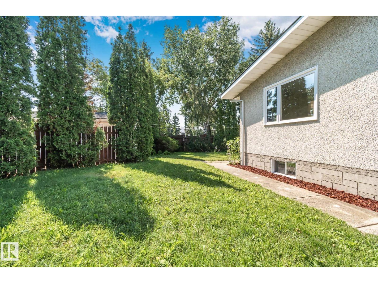 10619 35 Av Nw Property Photo 54