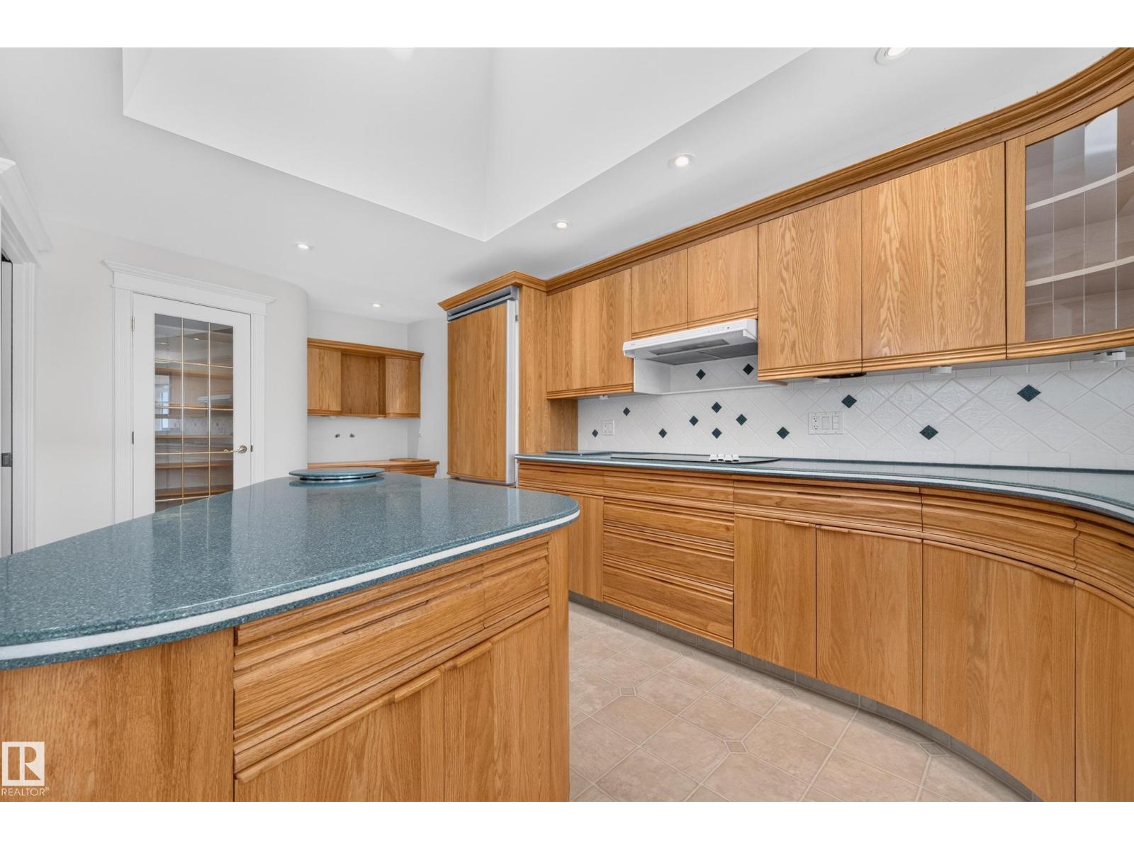 14303 50 Av Nw Property Photo 17