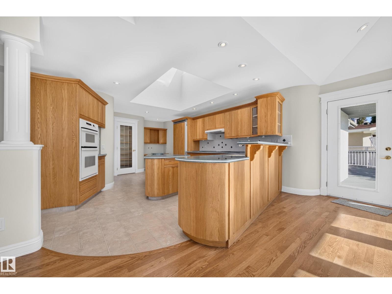14303 50 Av Nw Property Photo 21