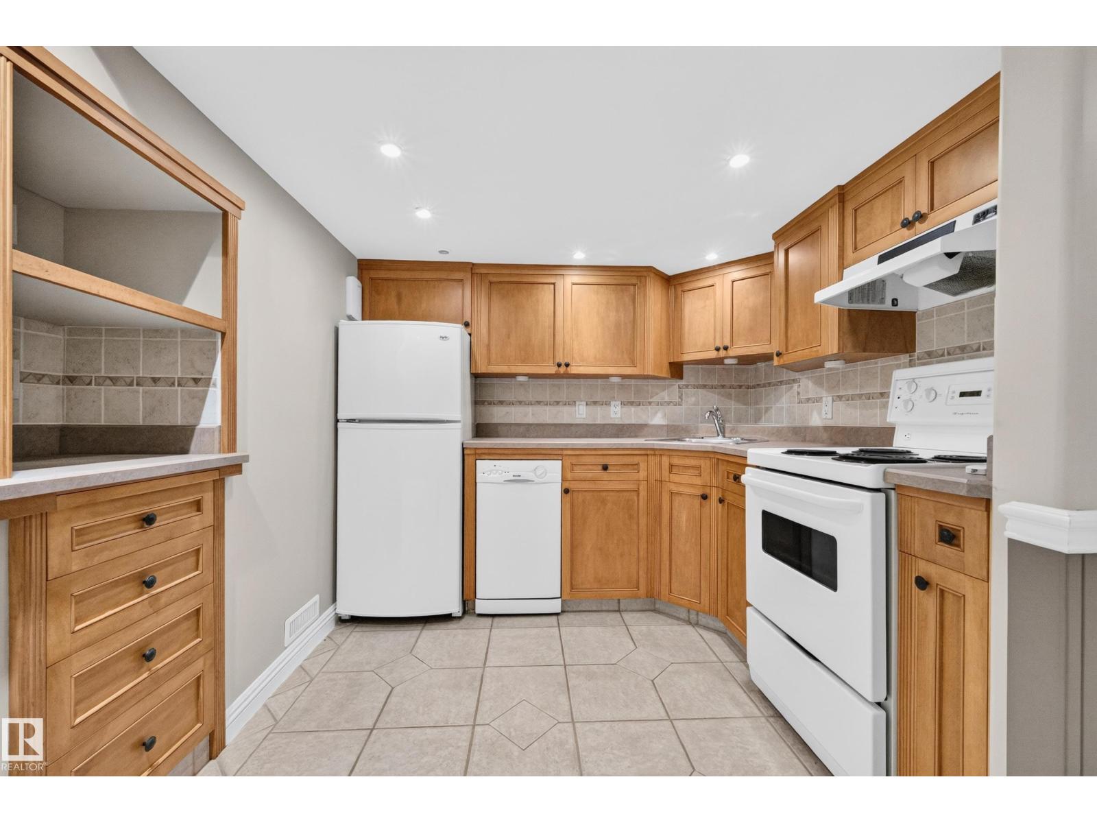 14303 50 Av Nw Property Photo 40