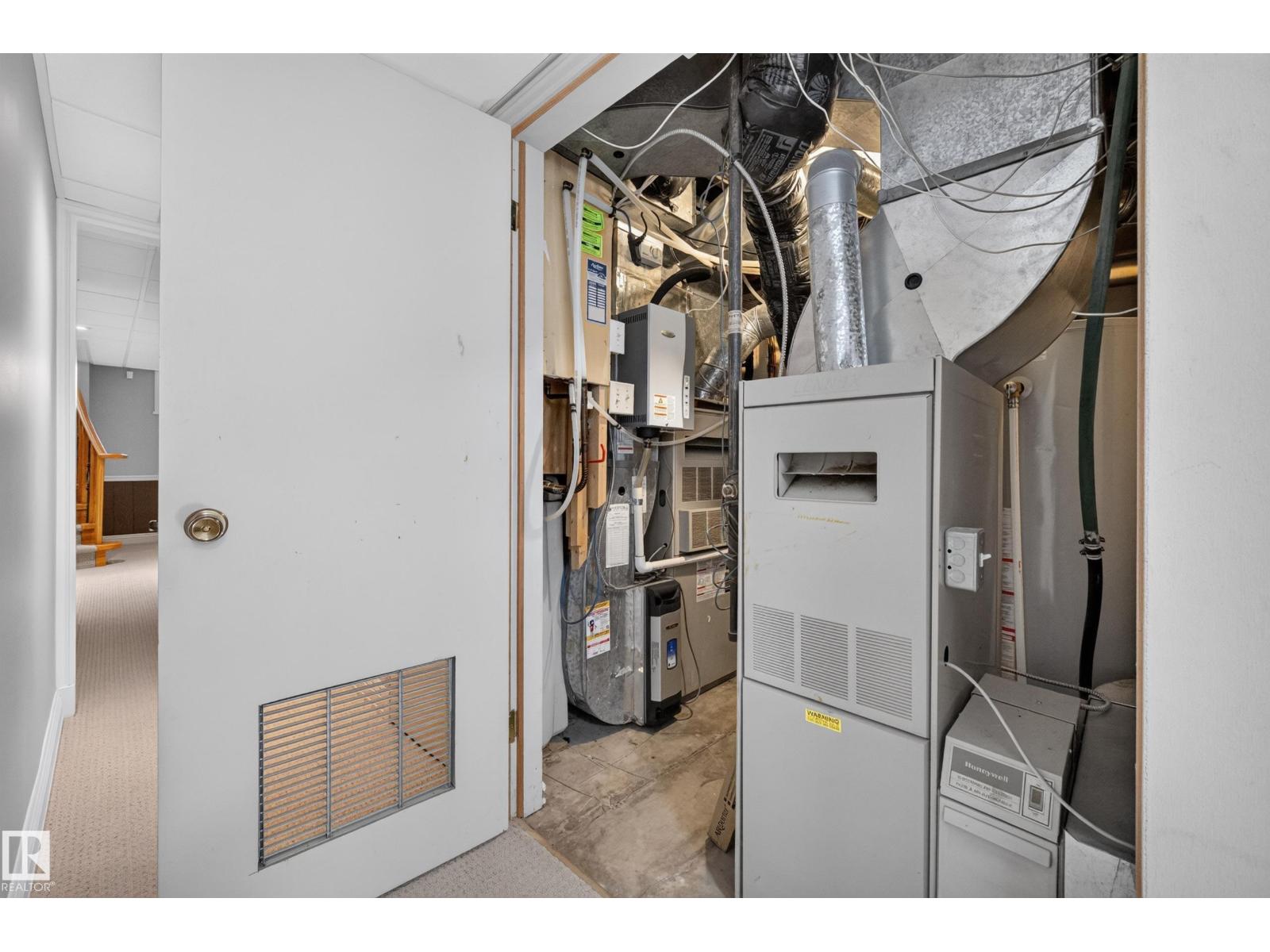 14303 50 Av Nw Property Photo 54