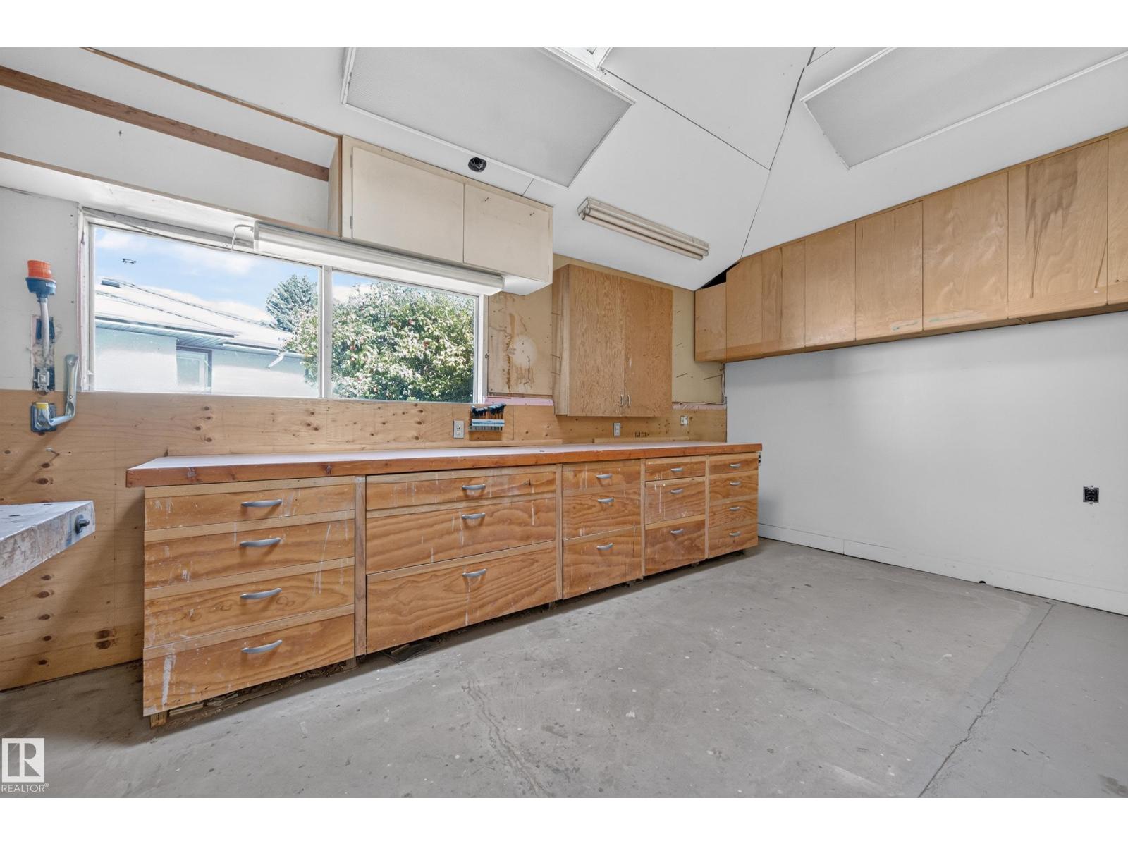 14303 50 Av Nw Property Photo 70