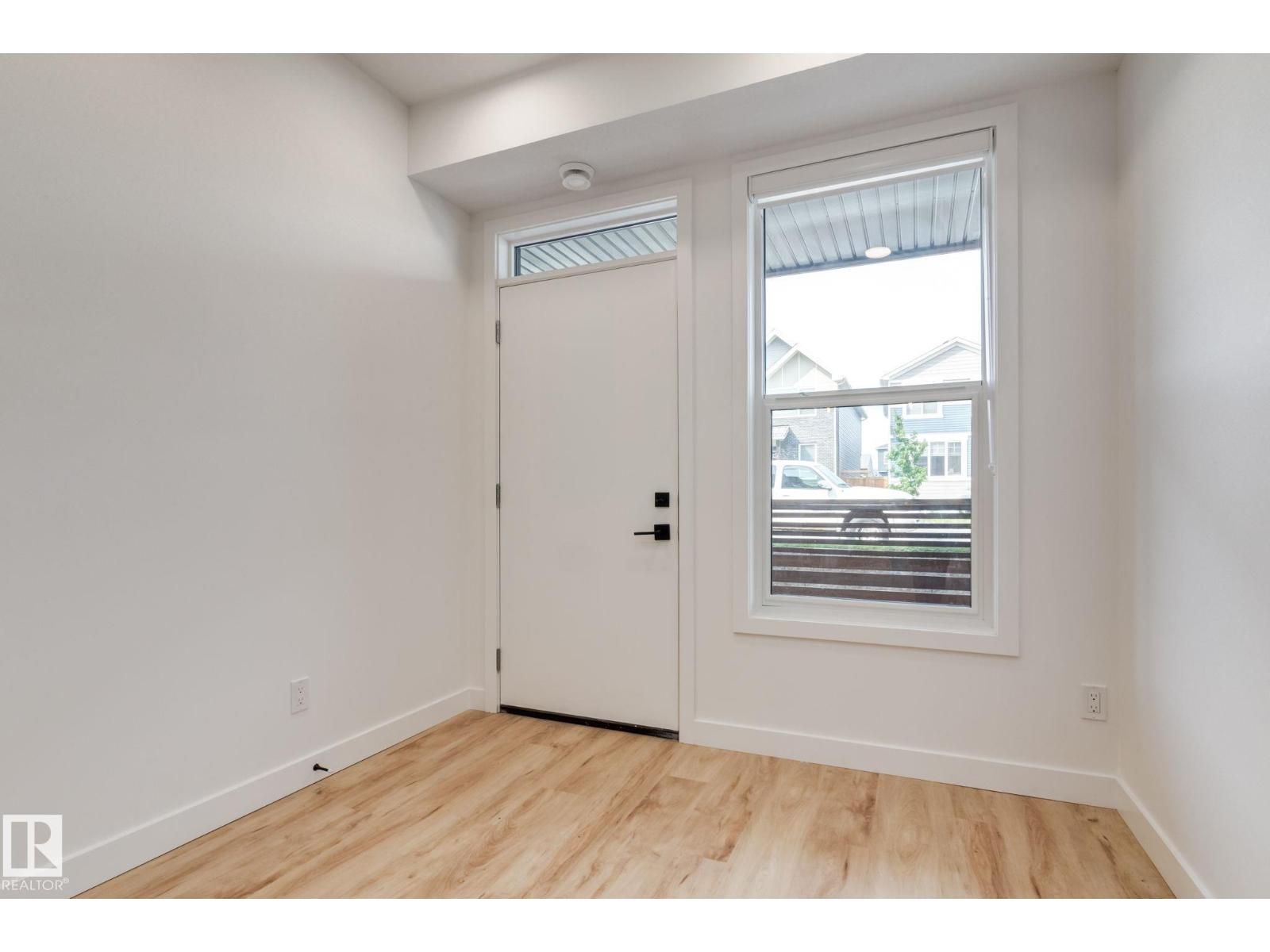 #42 16231 19 Av Sw Property Photo 4