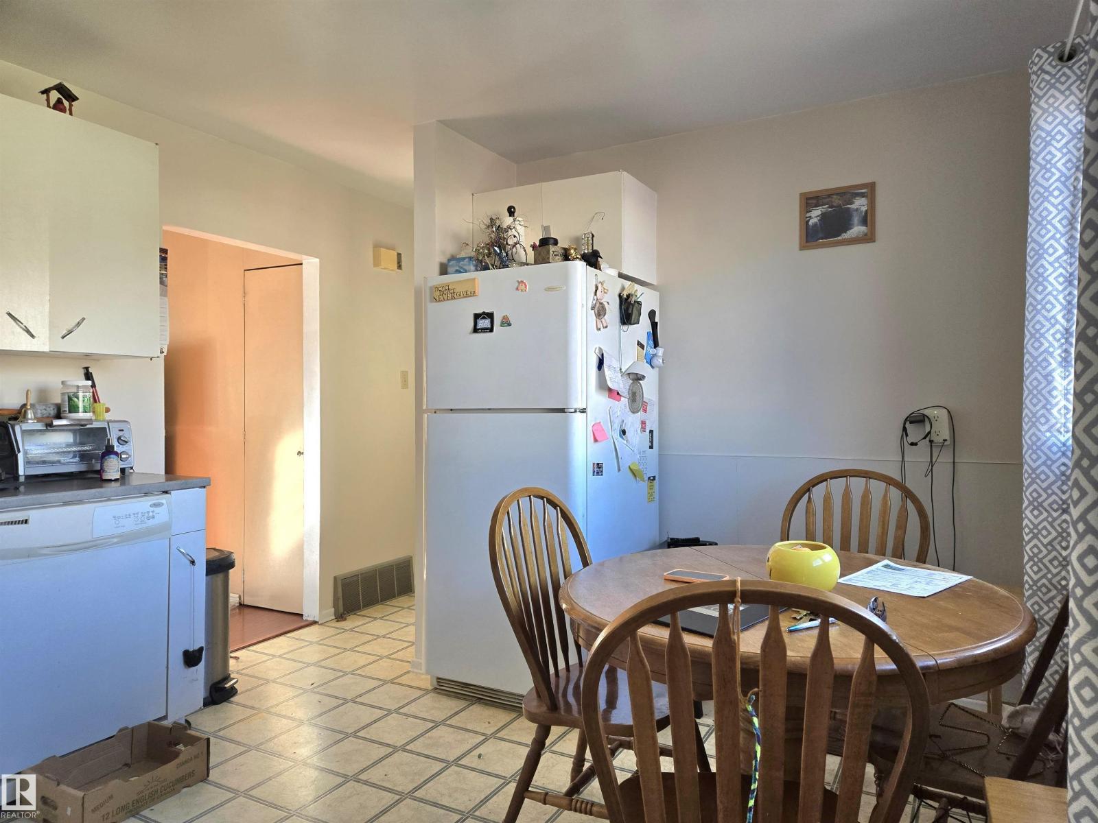 4835 47 St Property Photo 2