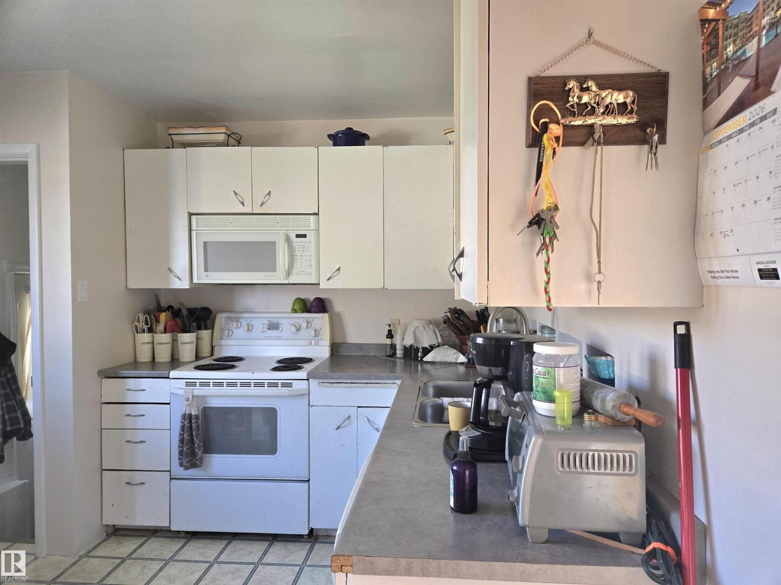 4835 47 St Property Photo 3