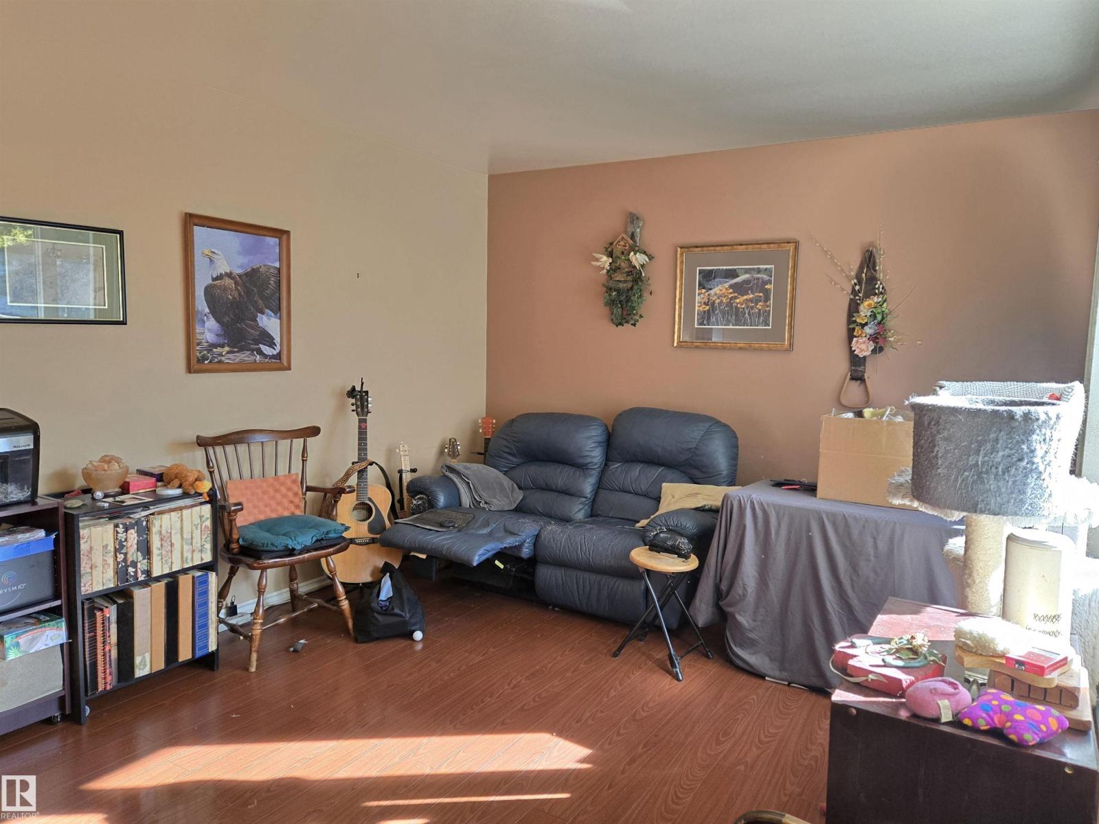4835 47 St Property Photo 5