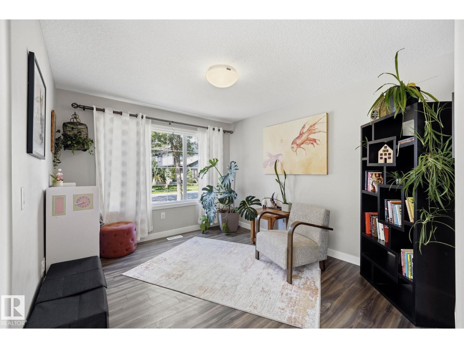 10245 152 St Nw Property Photo 1