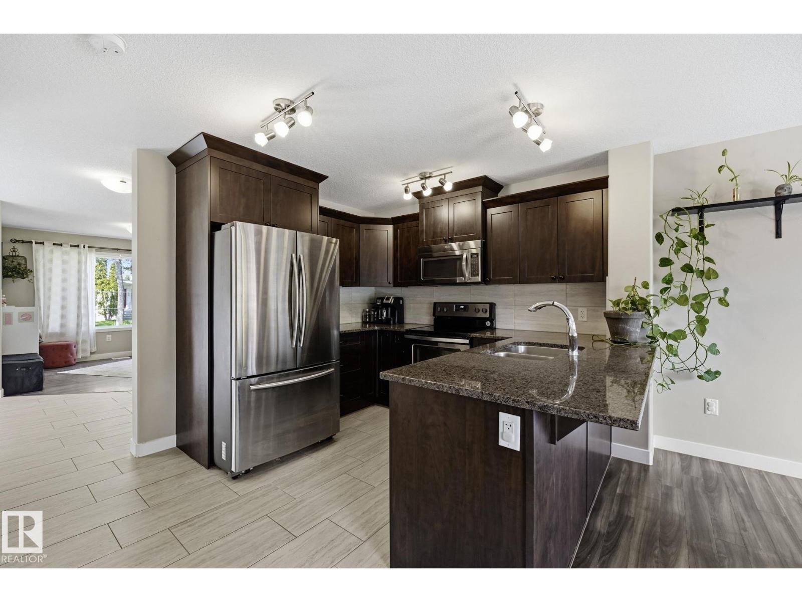 10245 152 St Nw Property Photo 6