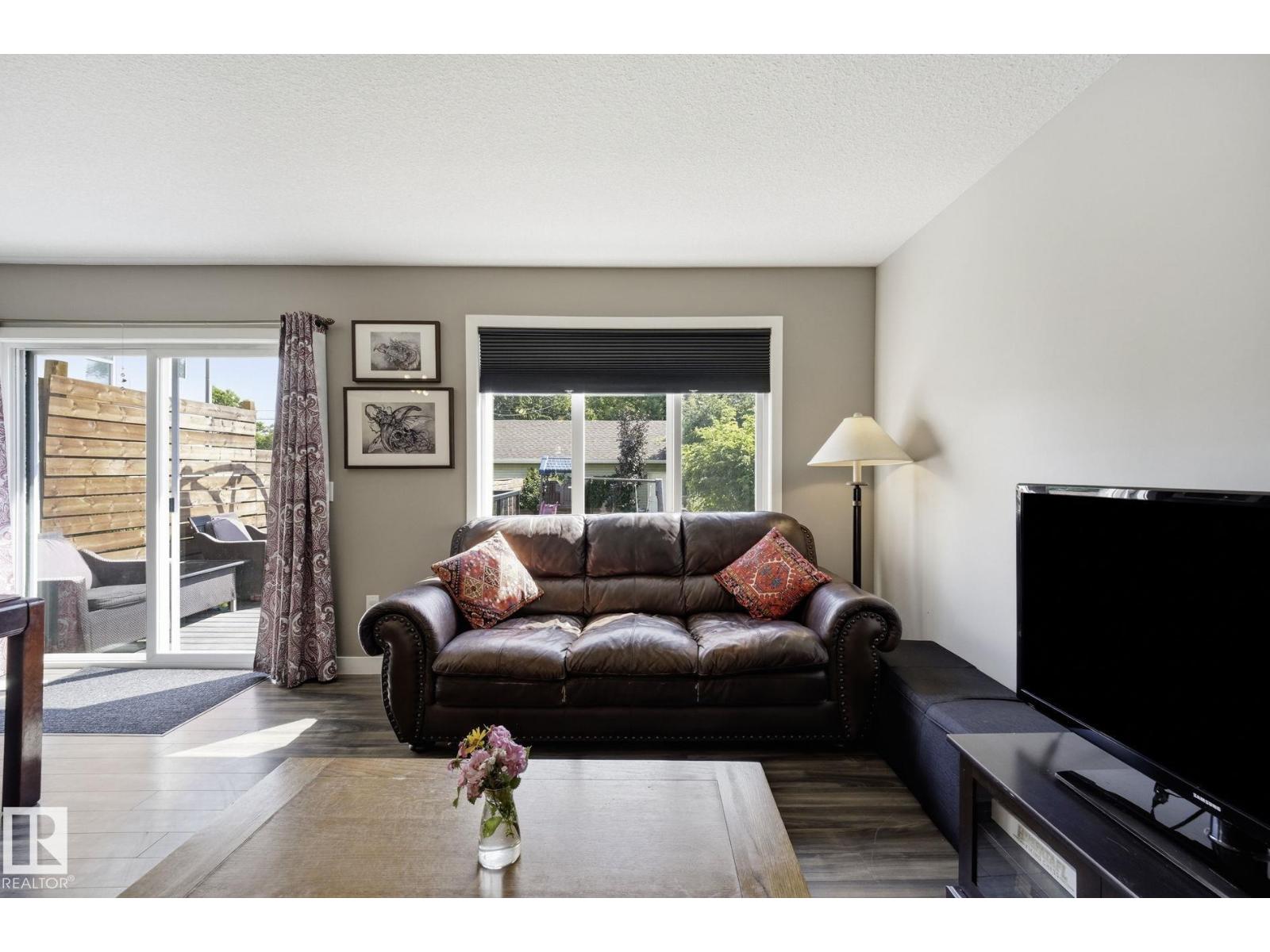 10245 152 St Nw Property Photo 8