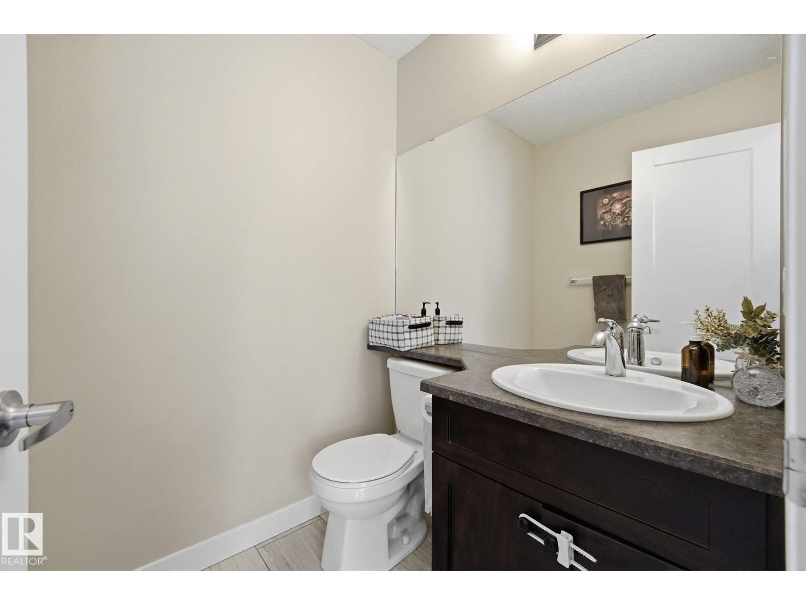 10245 152 St Nw Property Photo 9