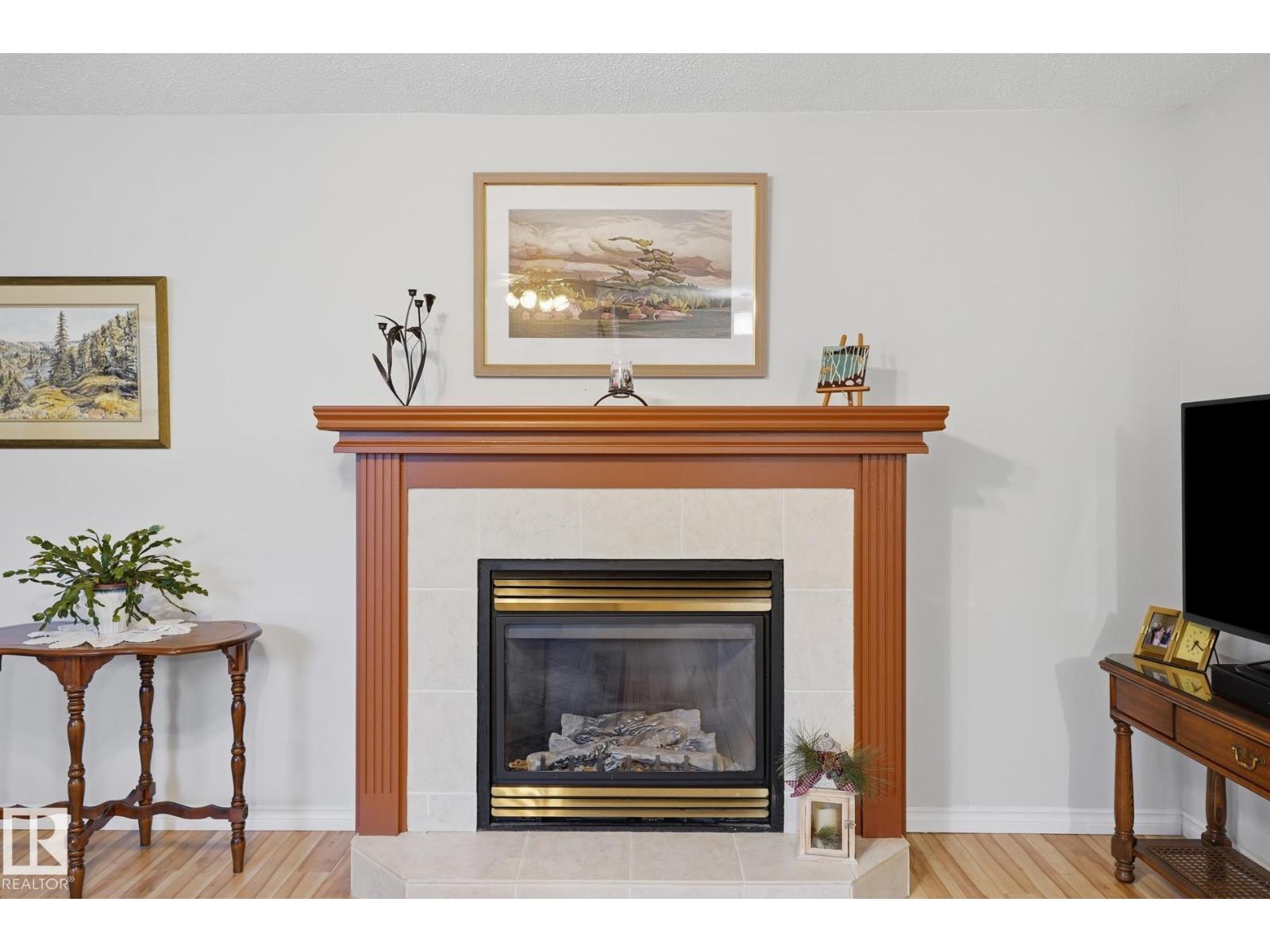 5763 189 St Nw Property Photo 4