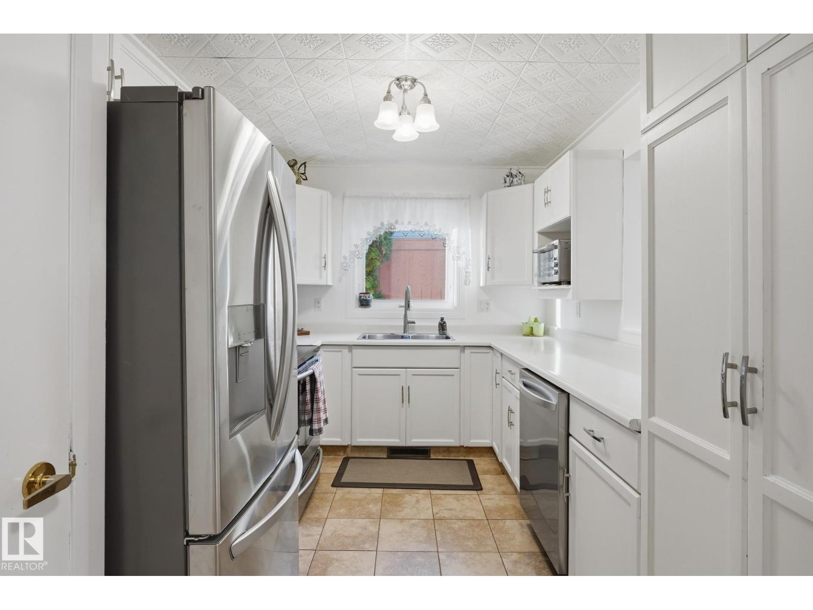 5763 189 St Nw Property Photo 14