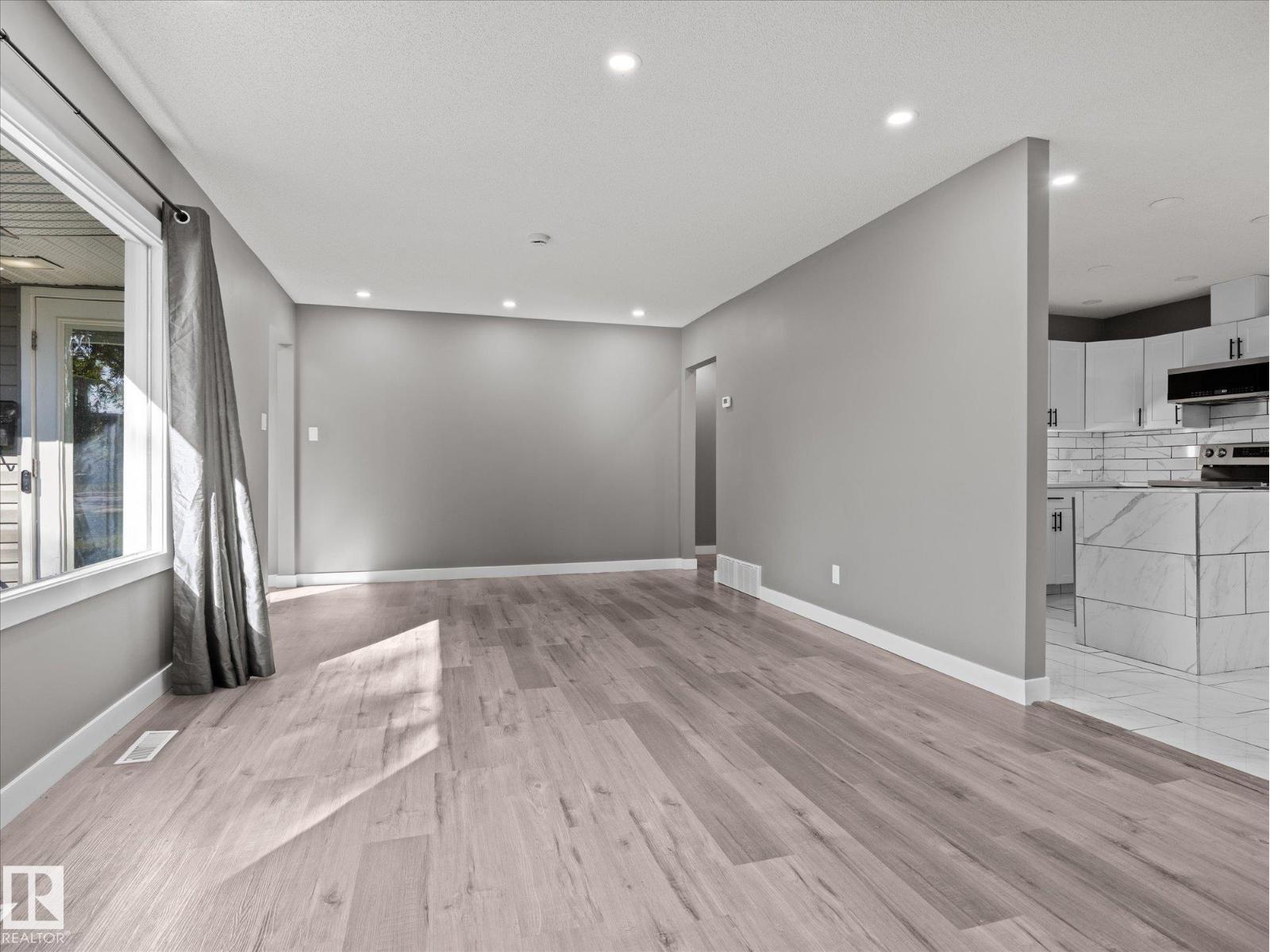 11211 104 St Nw Property Photo 9