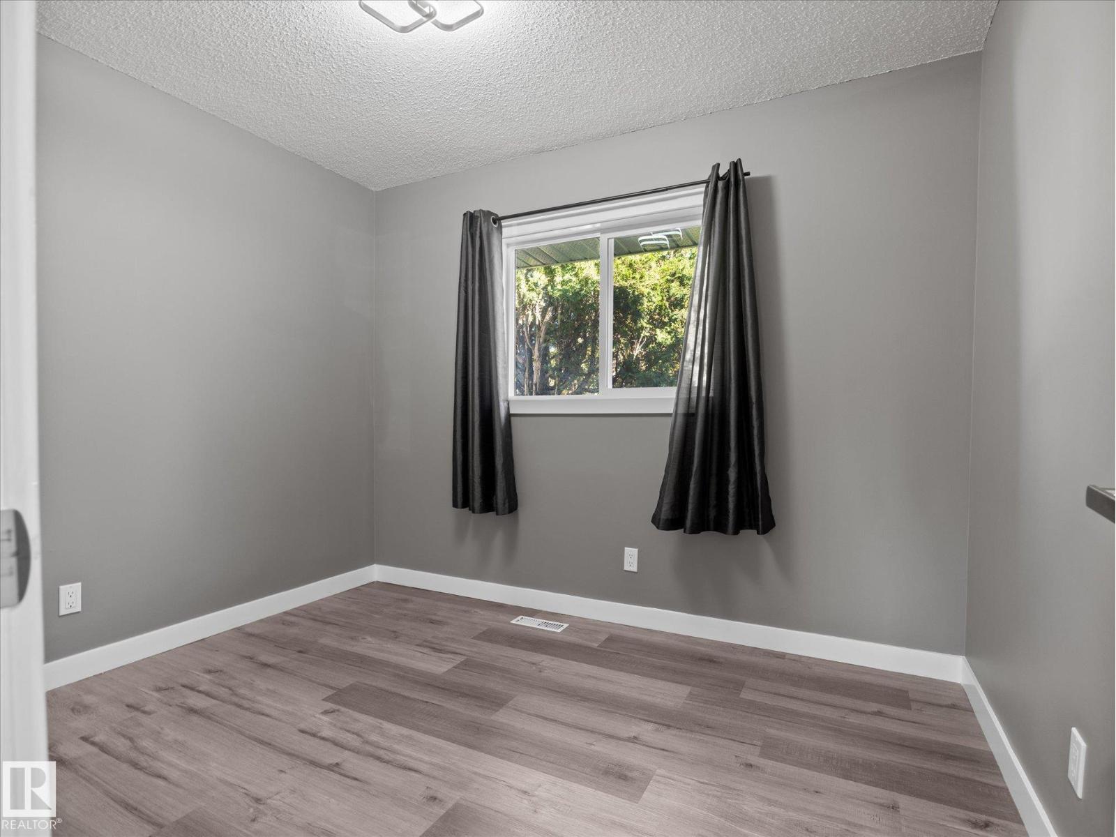 11211 104 St Nw Property Photo 20