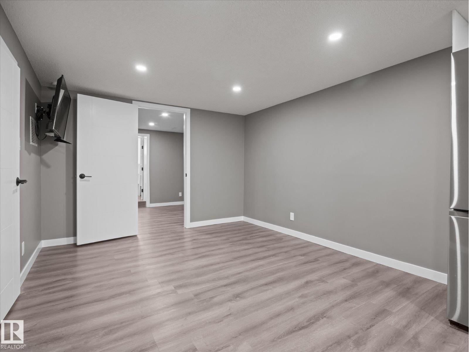 11211 104 St Nw Property Photo 32