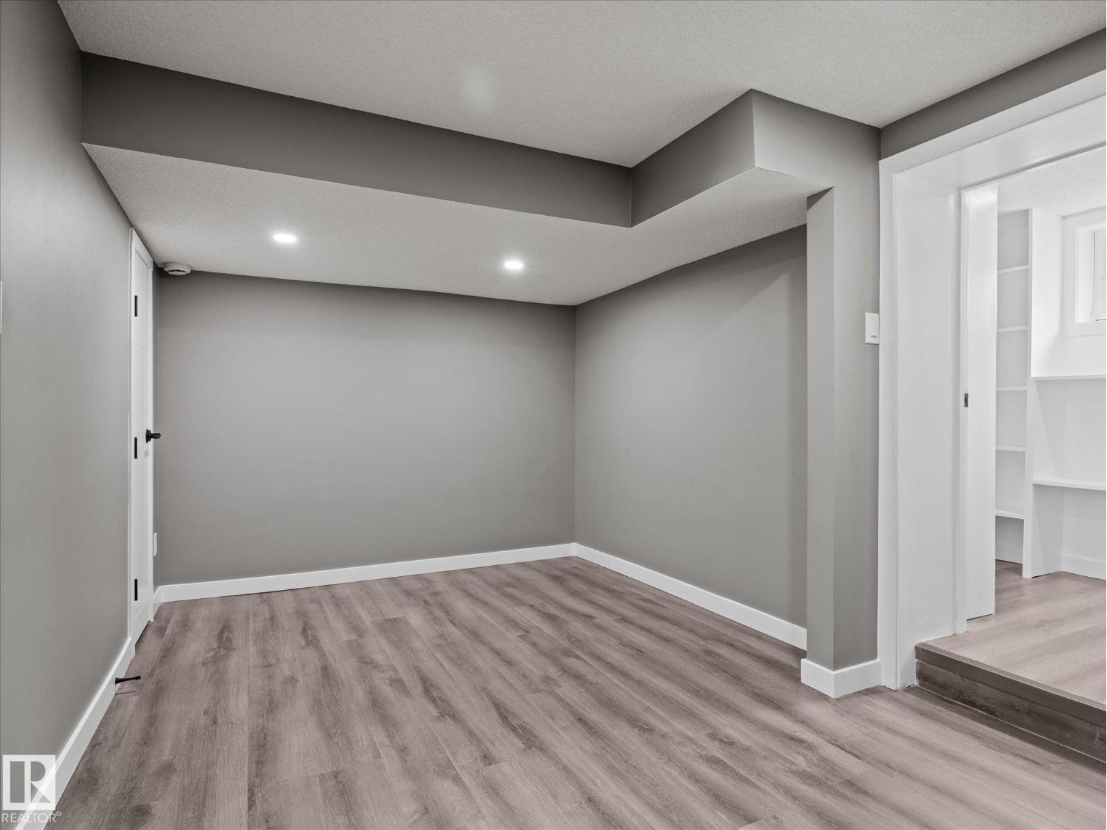 11211 104 St Nw Property Photo 35