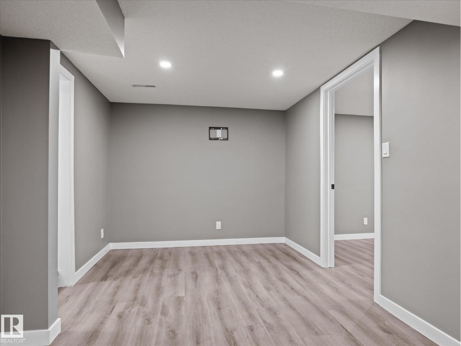 11211 104 St Nw Property Photo 36