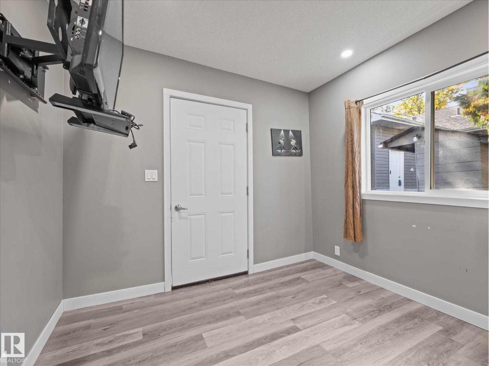 11211 104 St Nw Property Photo 47