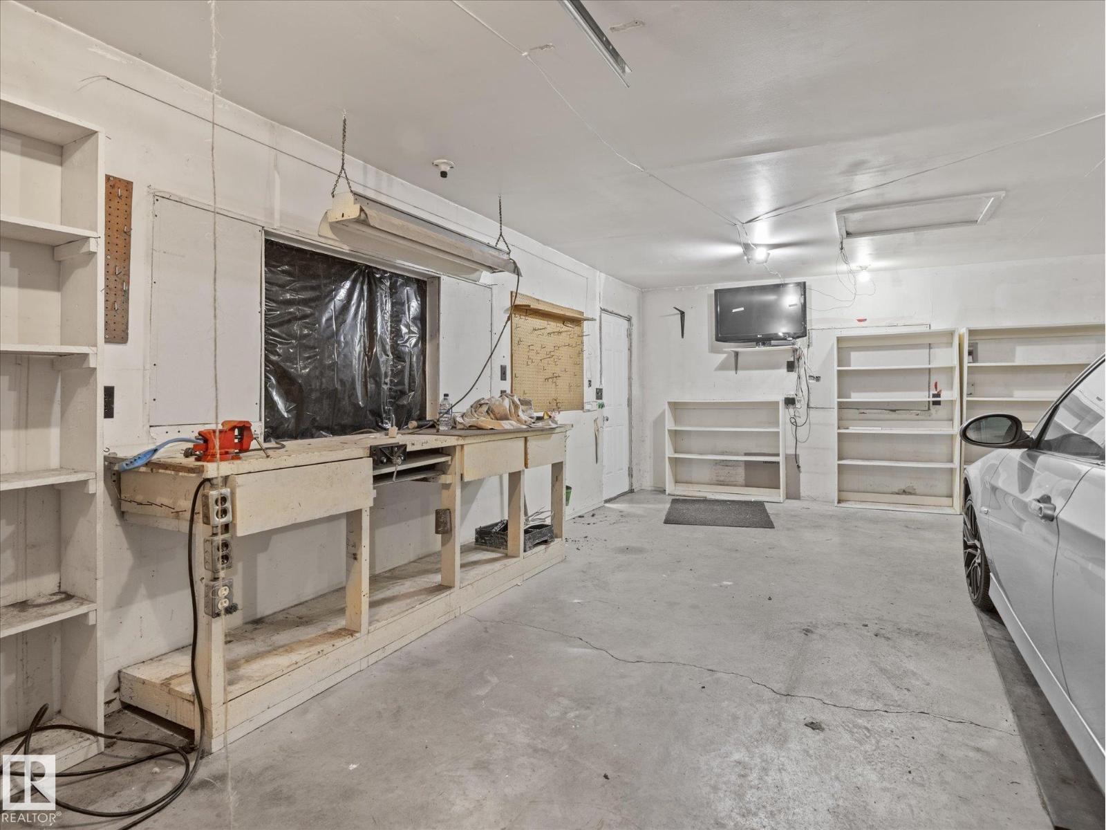 11211 104 St Nw Property Photo 54
