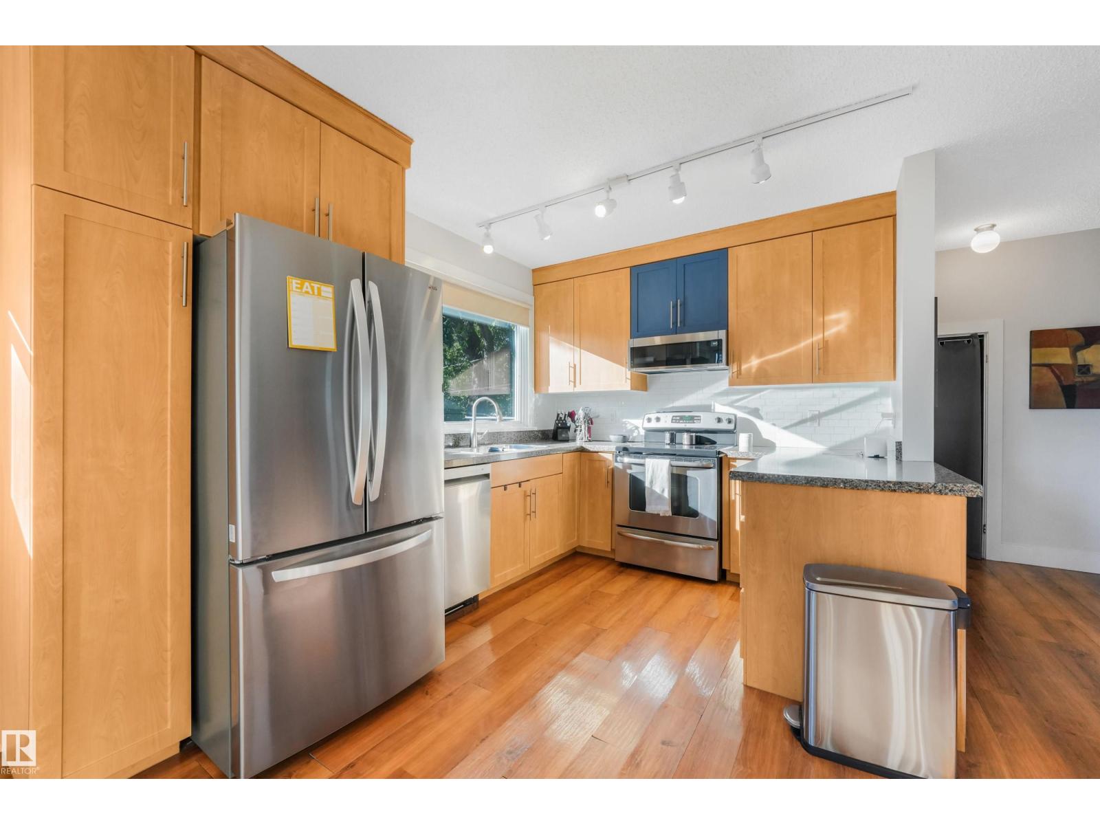 10906 118 St Nw Property Photo 3