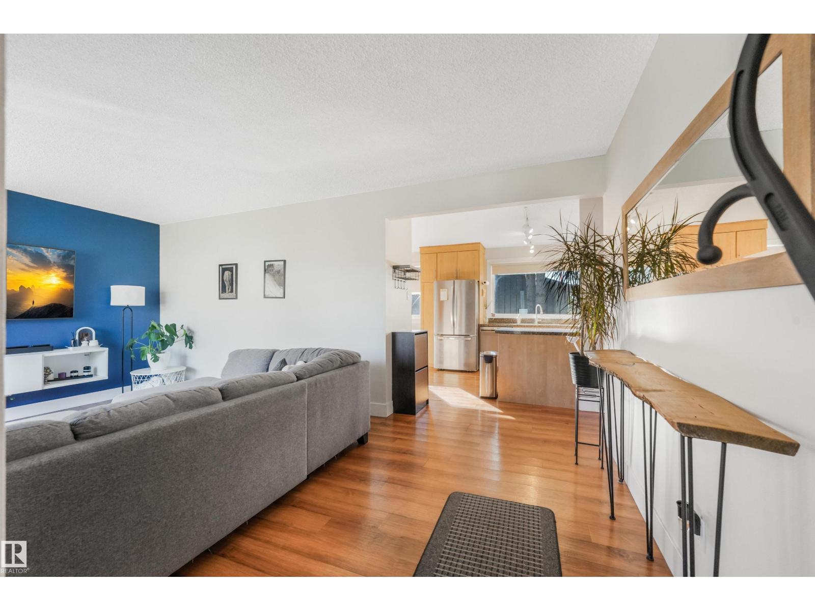 10906 118 St Nw Property Photo 8