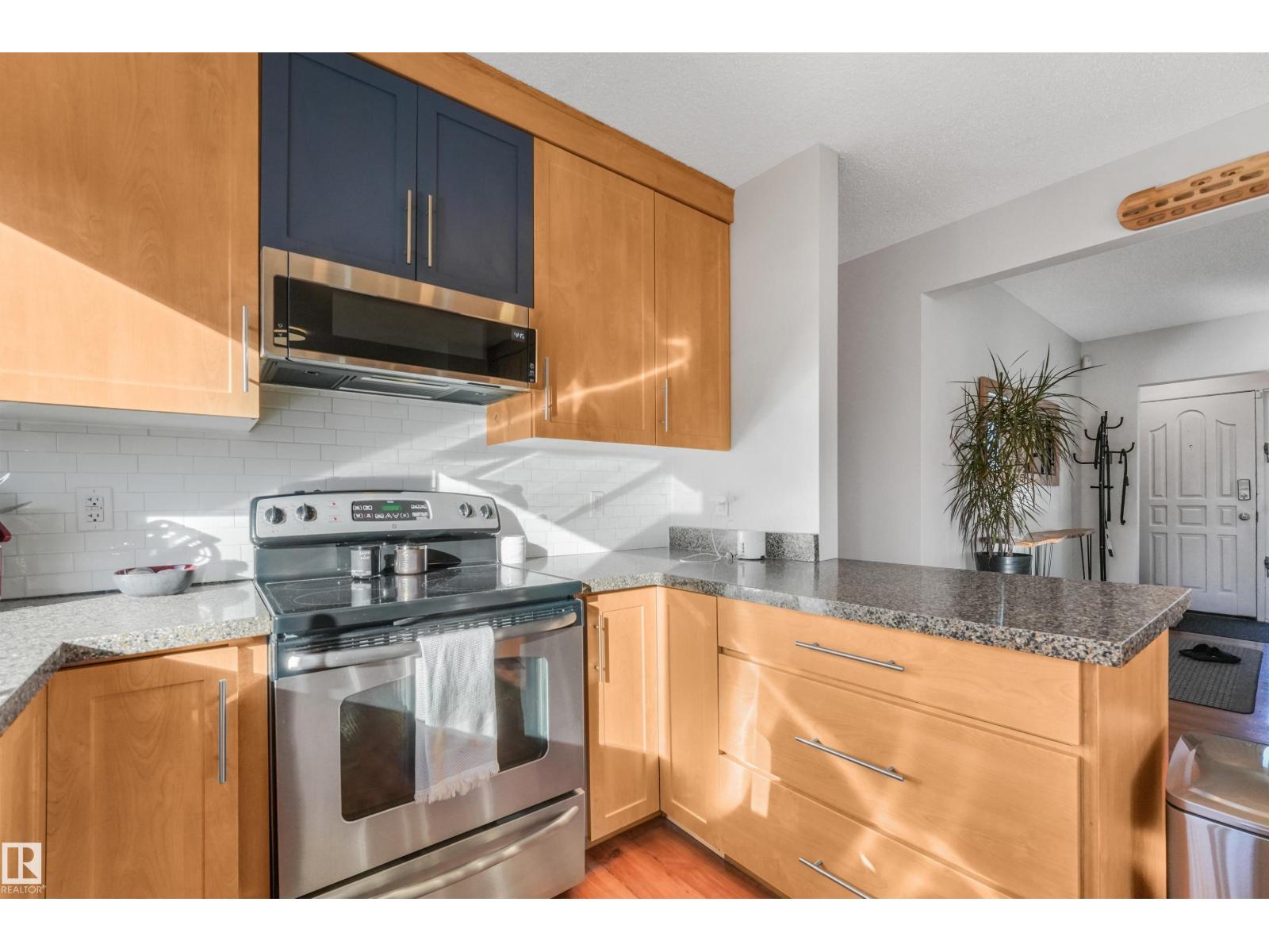 10906 118 St Nw Property Photo 13