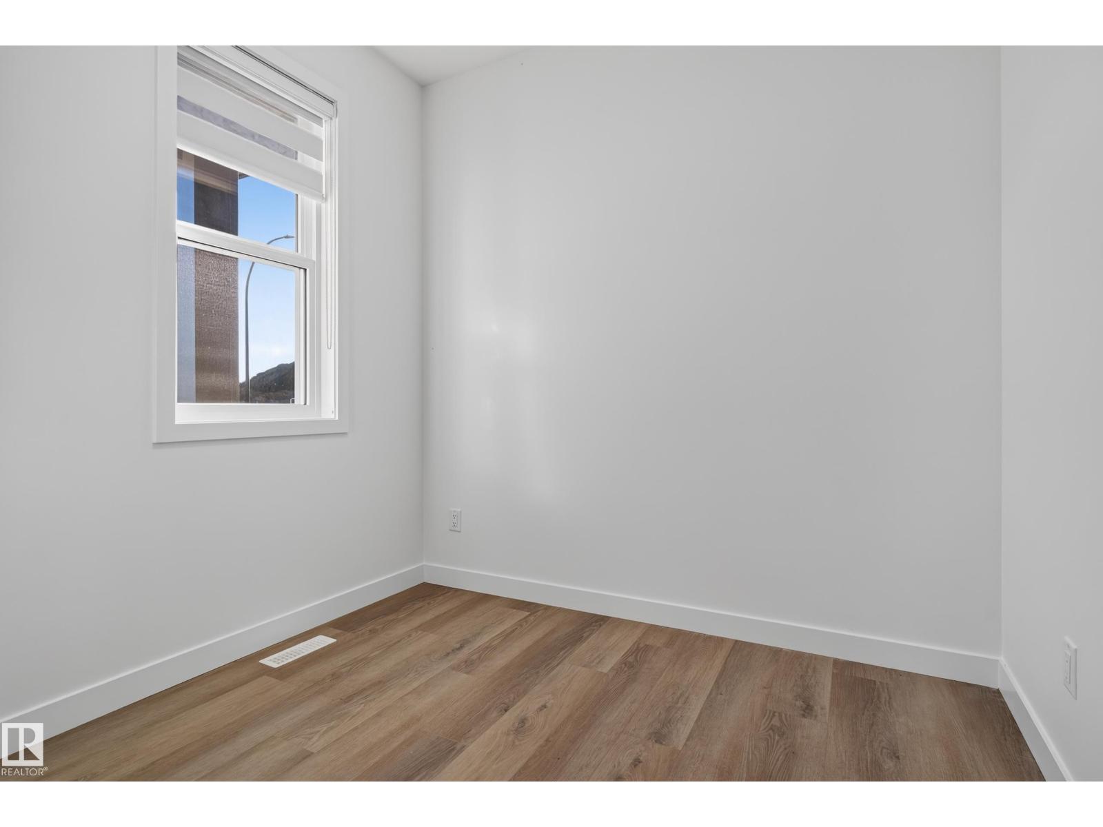 2 Parker Ln Property Photo 9