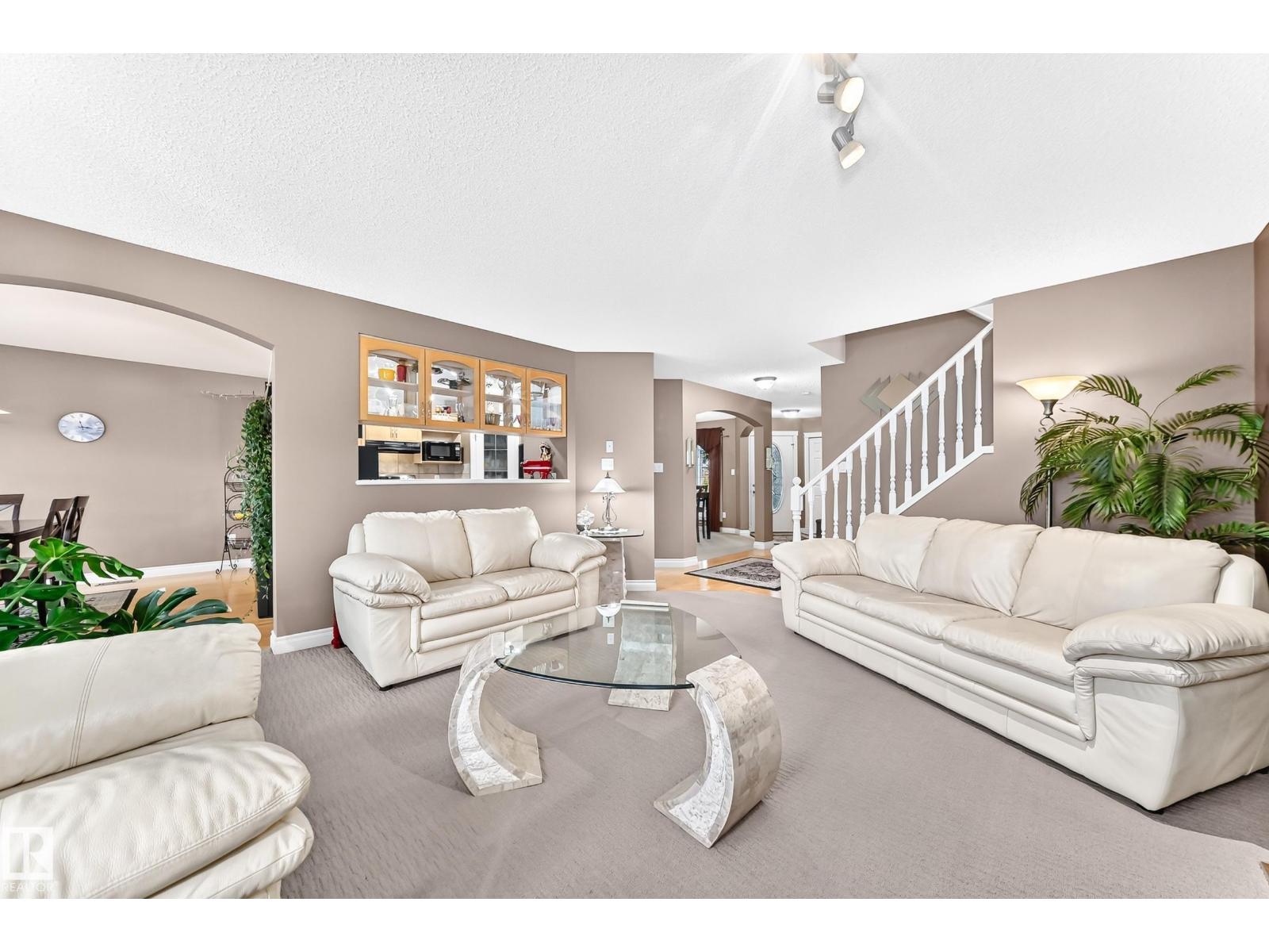 1108 117 St Sw Property Photo 6